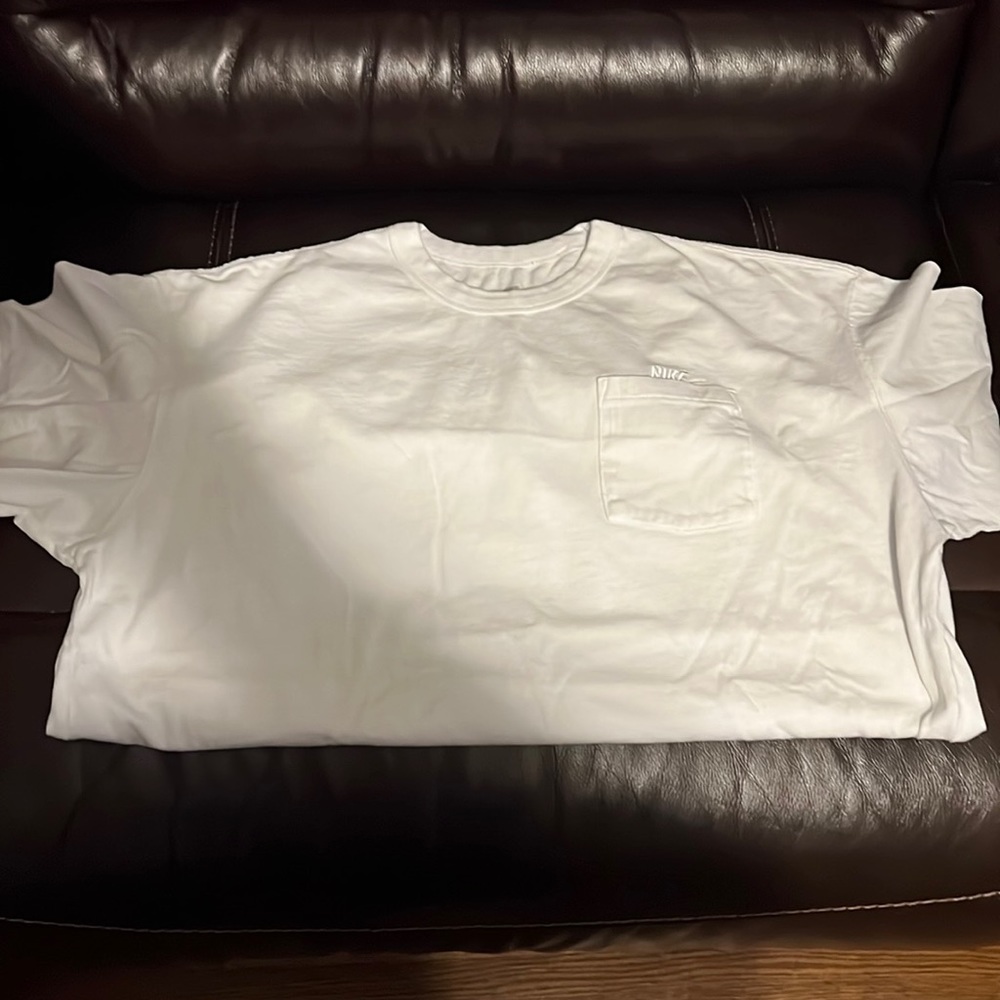 Nike Tee L Loose Fit